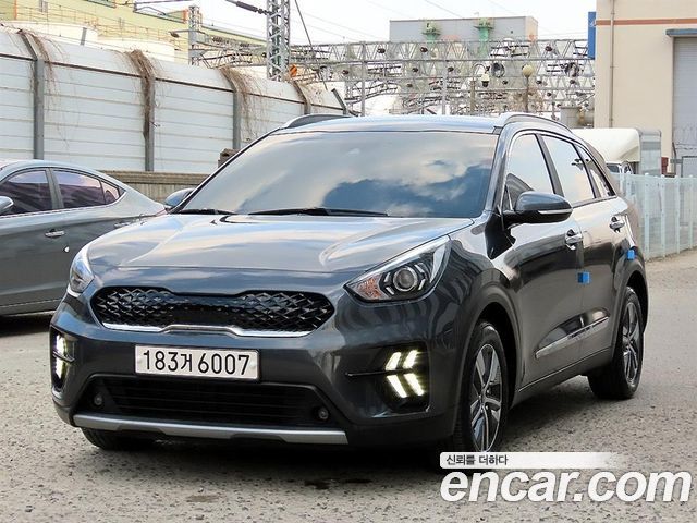 Kia Niro 1.6 HEV Prestige — пробег 115 089 км — фото 2 из 5