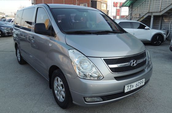 Hyundai Starex 12-Seater Wagon CVX Luxury — пробег 144 412 км — фото 3 из 5