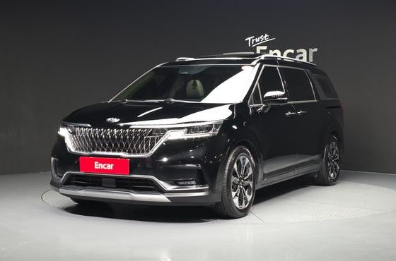 Kia Carnival 9-Seater Signature — пробег 32 752 км — фото 1 из 5