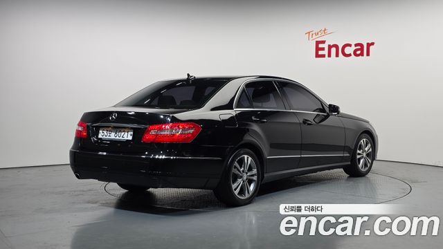 Mercedes-Benz E-Class E200 CGI Avantgarde — пробег 104 550 км — фото 2 из 5