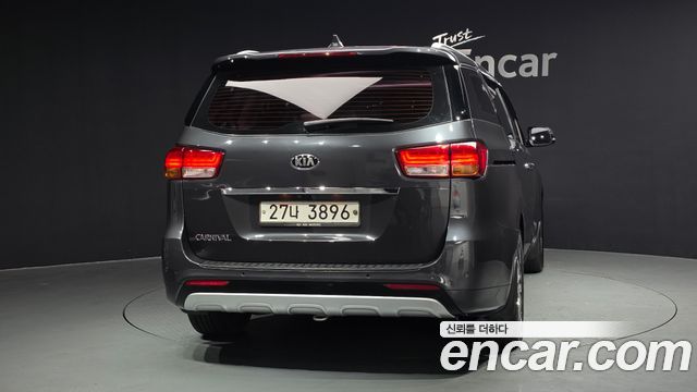 Kia Carnival из Кореи Encar