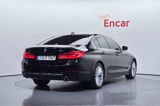 BMW 5-Series 530i xDrive Luxury Plus — пробег 78 354 км — фото 2 из 5