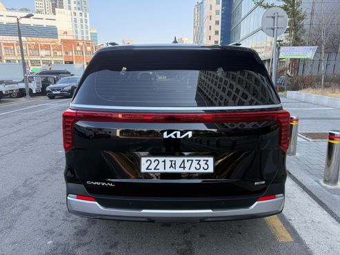 Kia Carnival HEV 9 seater Prestige — пробег 15 400 км — фото 4 из 5