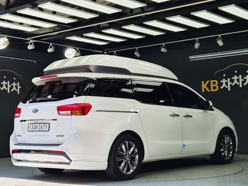 Kia Carnival 9-seater Hi-Limousine Prestige — пробег 188 056 км — фото 4 из 5