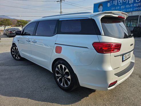 Kia Carnival 7-Seater Limousine President — пробег 90 200 км — фото 4 из 5