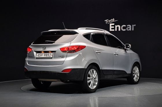 Hyundai Tucson Diesel 2WD LX20 Smart-Pack — пробег 182 469 км — фото 2 из 5
