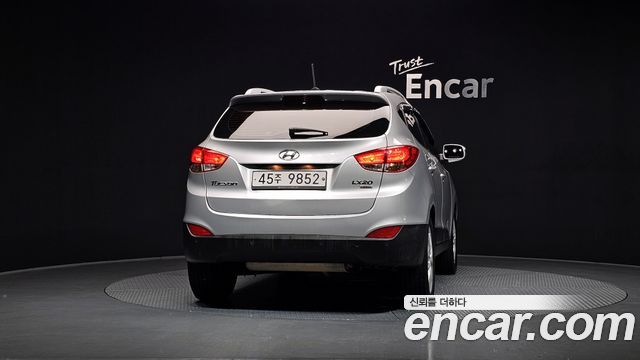 Hyundai Tucson Diesel 2WD LX20 Smart-Pack — пробег 182 469 км — фото 4 из 5