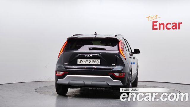 Kia Niro Trendy — пробег 30 922 км — фото 4 из 5