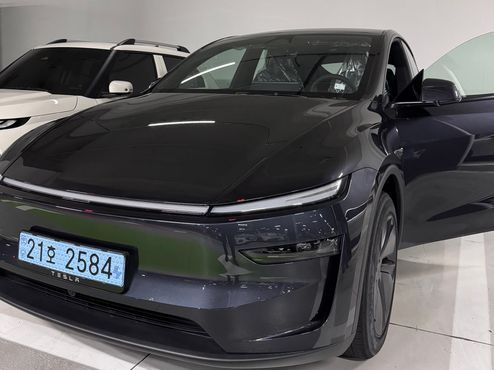 Tesla Model Y Premium RWD — пробег 354 км — фото 2 из 5