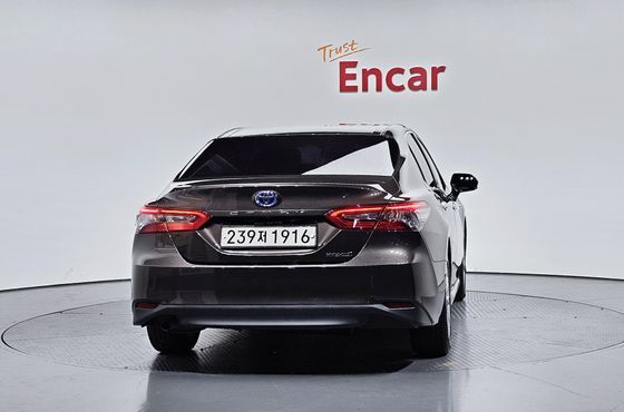 Toyota Camry 2.5 LE Hybrid — пробег 85 030 км — фото 4 из 5