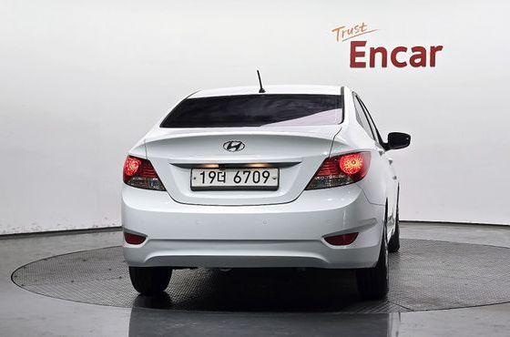 Hyundai Accent 1.4 VVT Smart — пробег 149 773 км — фото 4 из 5
