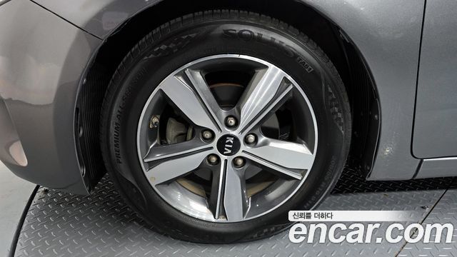 Kia K3 из Кореи Encar