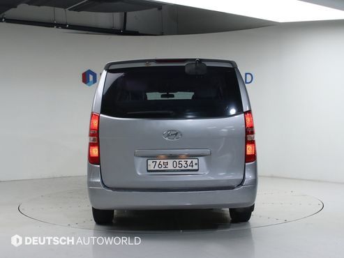 Hyundai Starex 12-Seater Wagon CVX Luxury — пробег 168 158 км — фото 4 из 5
