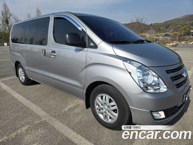 Hyundai Starex 12-Seater Wagon Smart — пробег 236 332 км — фото 2 из 5