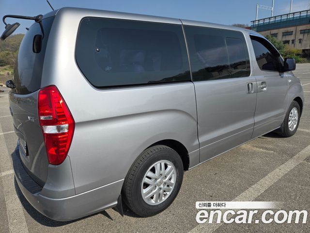 Hyundai Starex 12-Seater Wagon Smart — пробег 236 332 км — фото 4 из 5