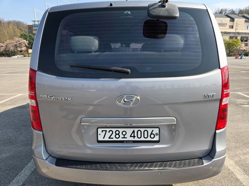 Hyundai Starex 12-Seater Wagon Smart — пробег 236 332 км — фото 5 из 5