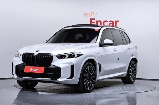 BMW X5 xDrive 50e M Sport — пробег 5 420 км — фото 1 из 5