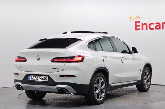 BMW X4 xDrive20i xLine — пробег 39 721 км — фото 2 из 5