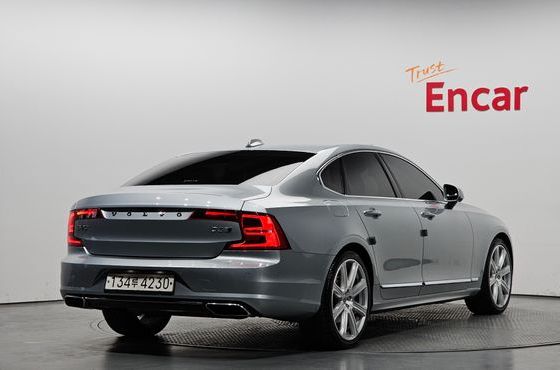 Volvo S90 D5 AWD Inscription — пробег 96 345 км — фото 2 из 5