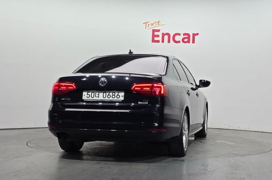 Volkswagen Jetta 2.0 TDI BlueMotion Premium 6th — пробег 92 685 км — фото 4 из 5