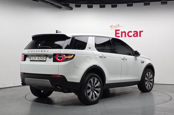 Land Rover Discovery Sport 2.0 TD4 HSE Luxury — пробег 86 237 км — фото 2 из 5