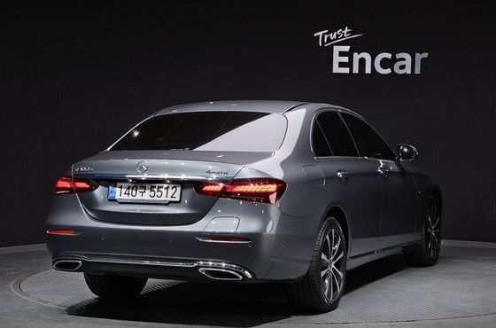 Mercedes-Benz E-Class E300e 4MATIC Exclusive — пробег 64 960 км — фото 2 из 5
