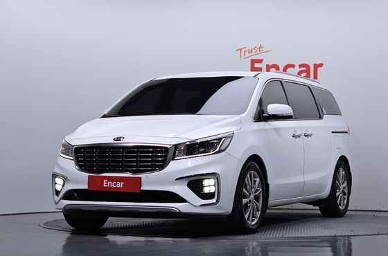 Kia Carnival 7-Seater Limousine VIP — пробег 88 405 км — фото 1 из 5