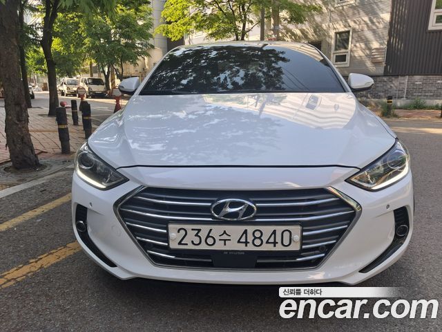 Hyundai AVANTE 1.6 e-VGT Premium — пробег 182 906 км — фото 1 из 5