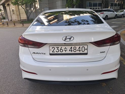 Hyundai AVANTE 1.6 e-VGT Premium — пробег 182 906 км — фото 5 из 5