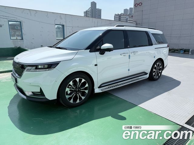 Kia Carnival 9-Seater Signature — пробег 68 000 км — фото 3 из 5