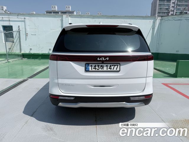 Kia Carnival 9-Seater Signature — пробег 68 000 км — фото 4 из 5