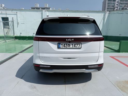 Kia Carnival 9-Seater Signature — пробег 68 000 км — фото 4 из 5