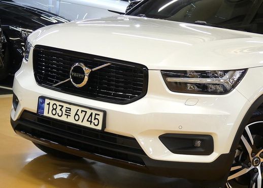 Volvo XC40 B4 R-Design — пробег 69 400 км — фото 5 из 5