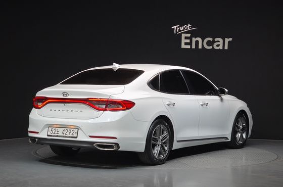 Hyundai Grandeur 2.4 Premium Special — пробег 84 520 км — фото 2 из 5