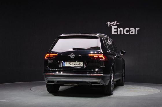 Volkswagen Tiguan 2.0 TDI Prestige — пробег 54 611 км — фото 4 из 5