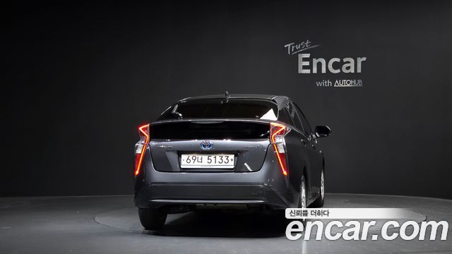 Toyota Prius из Кореи Encar
