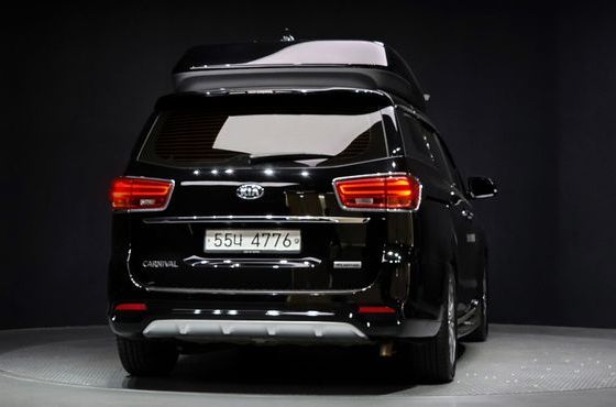 Kia Carnival 9-Seater Hi-Limousine Prestige — пробег 81 686 км — фото 4 из 5