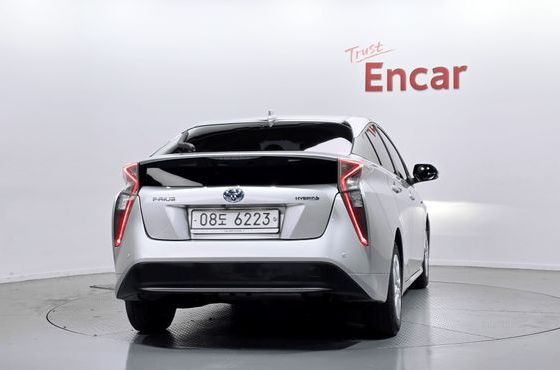 Toyota Prius 1.8 E — пробег 104 140 км — фото 4 из 5