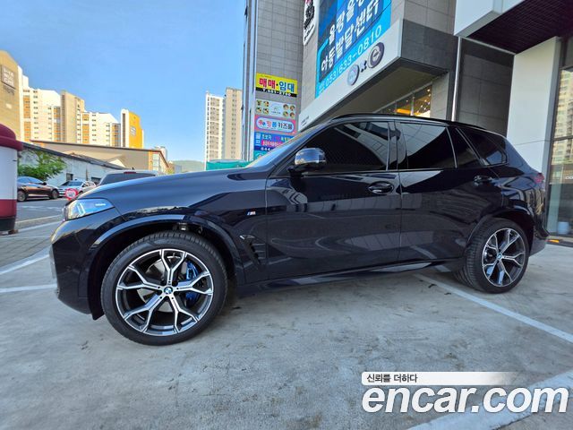 BMW X5 xDrive 40i M Sport — пробег 5 000 км — фото 2 из 5