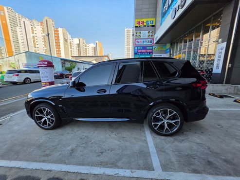 BMW X5 xDrive 40i M Sport — пробег 5 000 км — фото 3 из 5