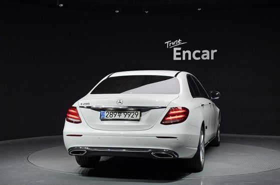 Mercedes-Benz E-Class E200 Avantgarde — пробег 100 876 км — фото 4 из 5