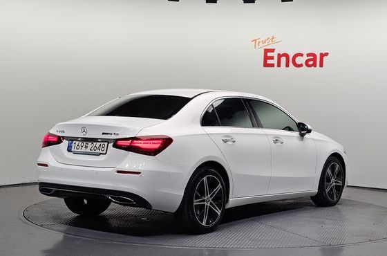 Mercedes-Benz A-Class A220 Sedan — пробег 13 860 км — фото 2 из 5