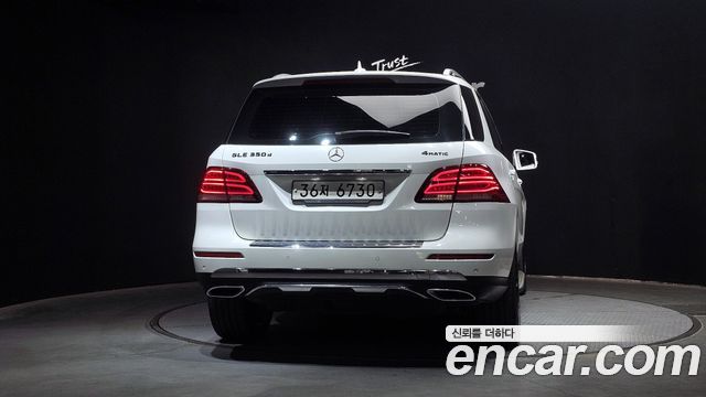 Mercedes-Benz GLE-Class GLE350 d 4MATIC — пробег 82 722 км — фото 4 из 5