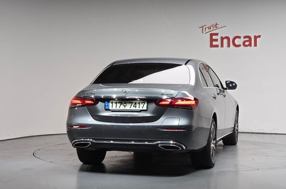 Mercedes-Benz E-Class E300e 4MATIC Exclusive — пробег 104 894 км — фото 4 из 5