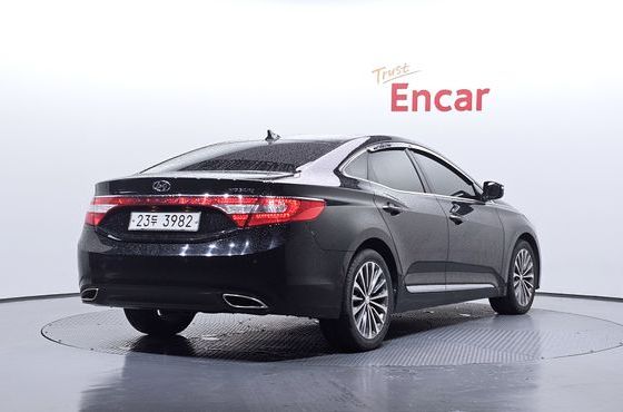 Hyundai Grandeur HG300 Premium — пробег 313 050 км — фото 2 из 5
