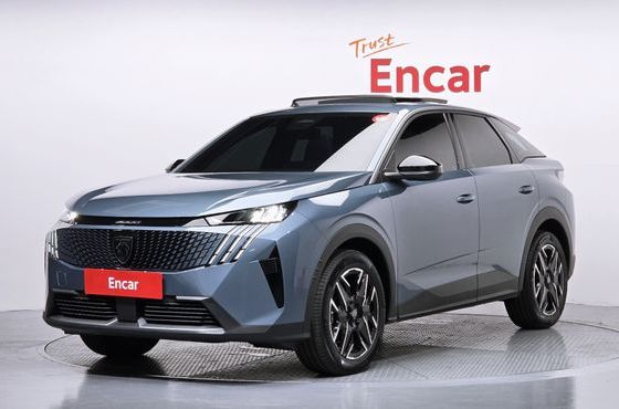 Peugeot 3008 1.2 HYbrid Allure — пробег 602 км — фото 1 из 5