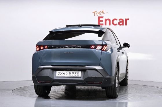 Peugeot 3008 1.2 HYbrid Allure — пробег 602 км — фото 4 из 5
