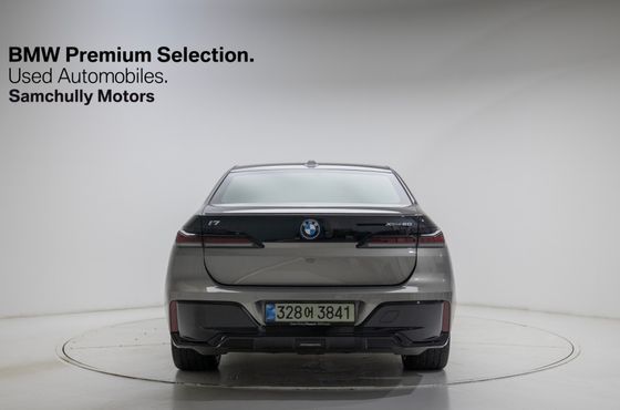 BMW i7 xDrive 60 M Sport Individual — пробег 4 131 км — фото 3 из 5