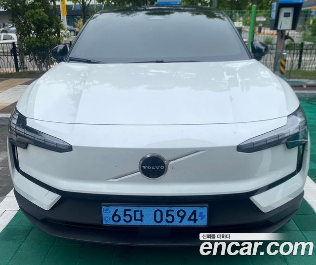 Volvo EX30 из Кореи Encar