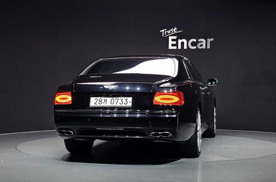 Bentley Flying Spur 4.0 — пробег 98 283 км — фото 4 из 5